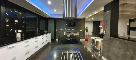 5 bedrooms Villa in Girona, Spain No. 14834 2