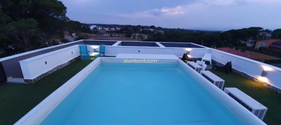 5 bedrooms Villa in Girona, Spain No. 14834 19