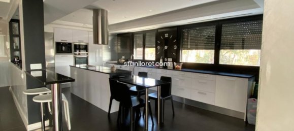 5 bedrooms Villa in Girona, Spain No. 14834 7