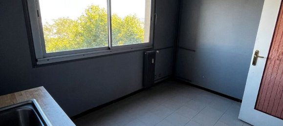 2 bedrooms Apartment in Poissy, France No. 291221 8