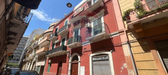 1 bedroom Apartment in Bari, Italy No. 319479 2