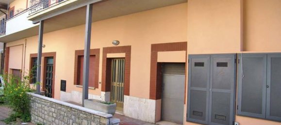 1 bedroom Apartment in Sinalunga, Italy No. 87761 7