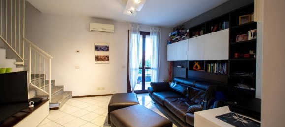 5غرفة منزل في Correggio, Italy رقم 24919 29