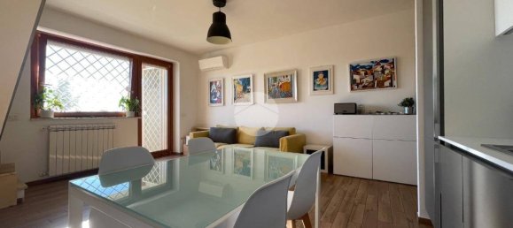 2 bedrooms Apartment in Rome, Italy No. 77766 2