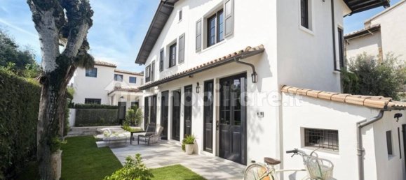 4 bedrooms Villa in Forte dei Marmi, Italy No. 35194 20