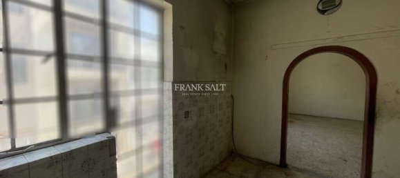 2 bedrooms Maisonette in Santa Venera, Malta No. 3070 2