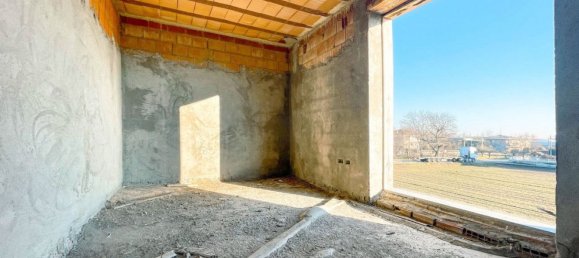 4 bedrooms House in Cavaglio d'Agogna, Italy No. 377461 12