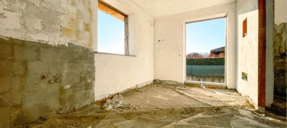 4 bedrooms House in Cavaglio d'Agogna, Italy No. 377461 7