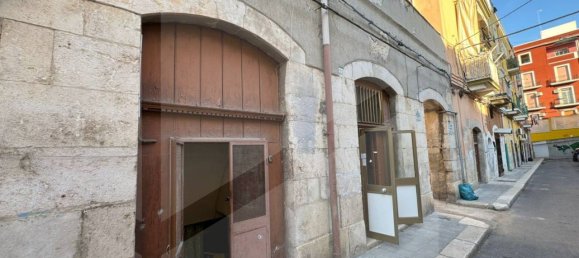 2-Zimmer Gewerbliche Immobilie in Barletta, Italy, Nr. 22730 2