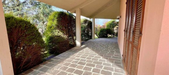 7 rooms Villa in Rottofreno, Italy No. 183345 2