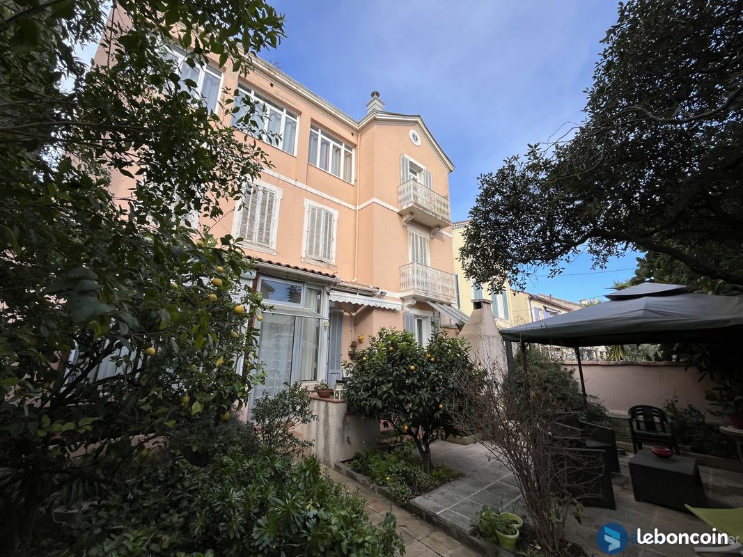 7 bedrooms House in Toulon, France No. 201395