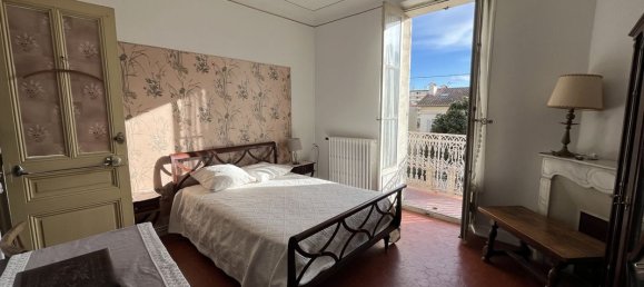 7 bedrooms House in Toulon, France No. 201395 5