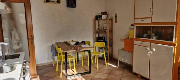 2-salle Appartement à Naples, Italy No. 28247 14