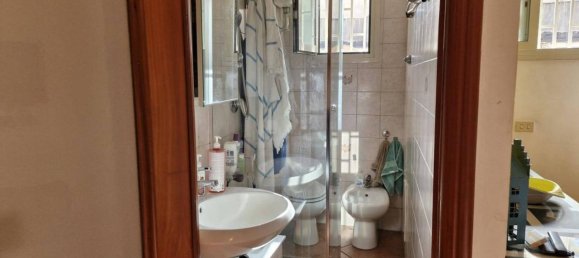 2-salle Appartement à Naples, Italy No. 28247 13