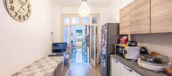 6 rooms Apartment in Genoa, Italy No. 195371 4