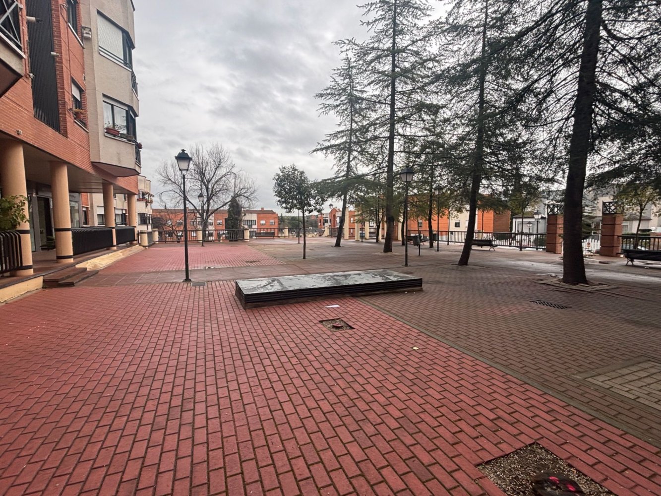 190m² Commercial property in Villaviciosa de Odon, Spain No. 228961