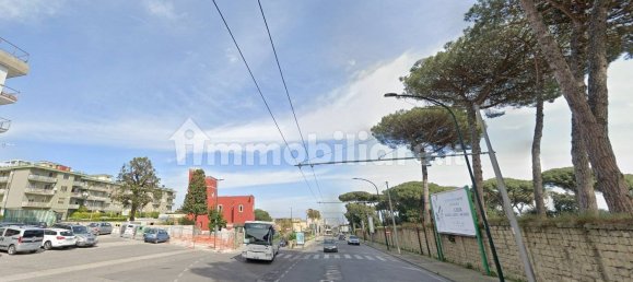 2 rooms Commercial property in Naples, Italy No. 294056 5