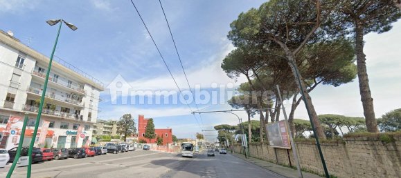 2 rooms Commercial property in Naples, Italy No. 294056 3