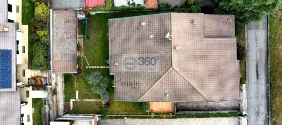 4 rooms Villa in Passirano, Italy No. 234730 9