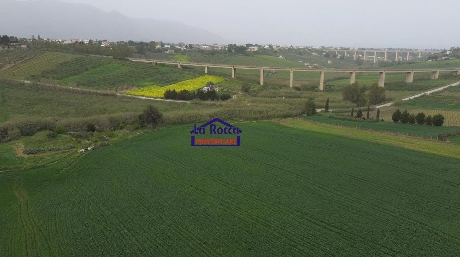 Земельный участок 25926м² в Алькамо, Италия № 261016