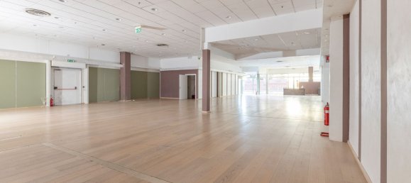 4 rooms Commercial property in Tradate, Italy No. 235090 5