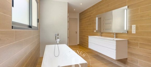 Вилла с 3 спальнями в Пьетрозелла, Франция № 323672 7