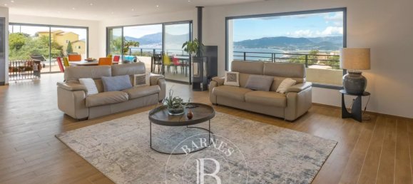 Вилла с 3 спальнями в Пьетрозелла, Франция № 323672 2