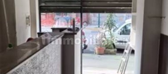 1 room Commercial property in Naples, Italy No. 374861 3