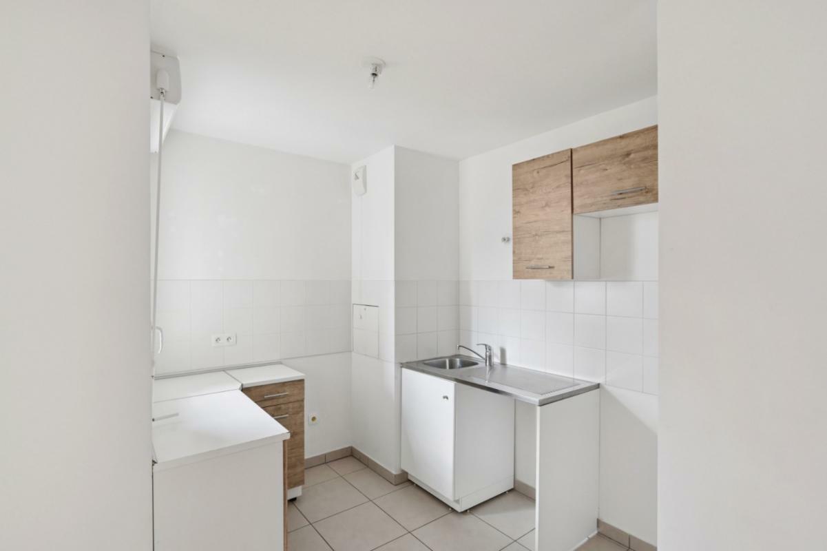 2 chambres Appartement à Ris-Orangis, France No. 351779