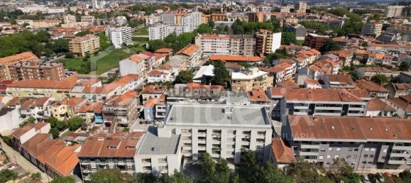 Apartamento de 2 dormitorios en Porto, Portugal No. 157882 9