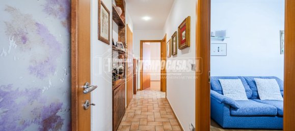 3-salle Appartement à Castenaso, Italy No. 274289 8