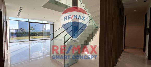 6 bedrooms Villa in Abu Dhabi, UAE No. 36501 4