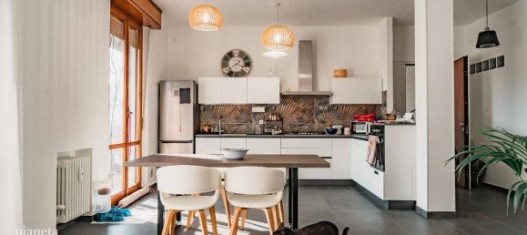 5 rooms Apartment in Forlì, Italy No. 107248 7