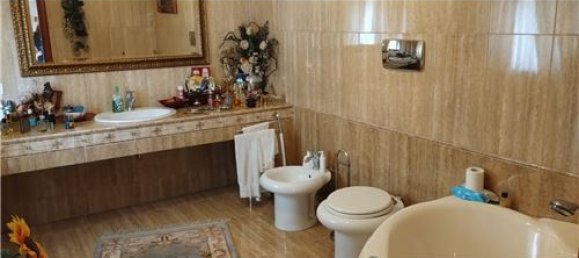 5 Schlafzimmer Haus in Cagnano Varano, Italy, Nr. 280078 26