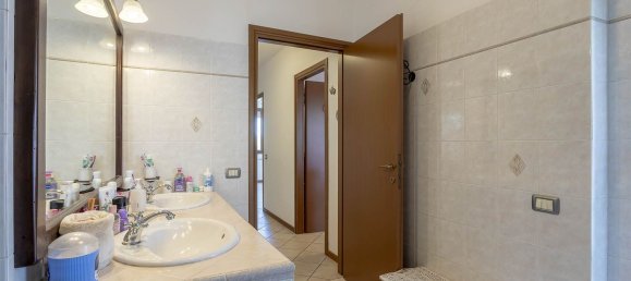 3 bedrooms Apartment in Signa, Italy No. 318784 22