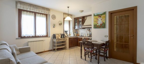 3 bedrooms Apartment in Signa, Italy No. 318784 3