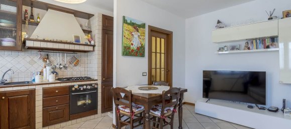 3 bedrooms Apartment in Signa, Italy No. 318784 7