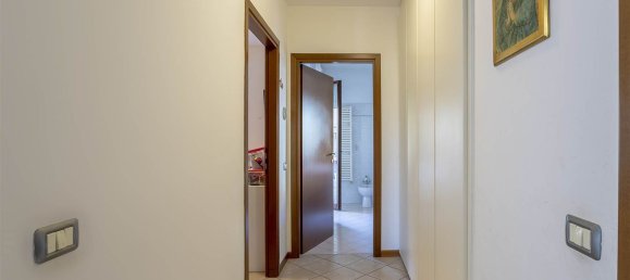 3 bedrooms Apartment in Signa, Italy No. 318784 13