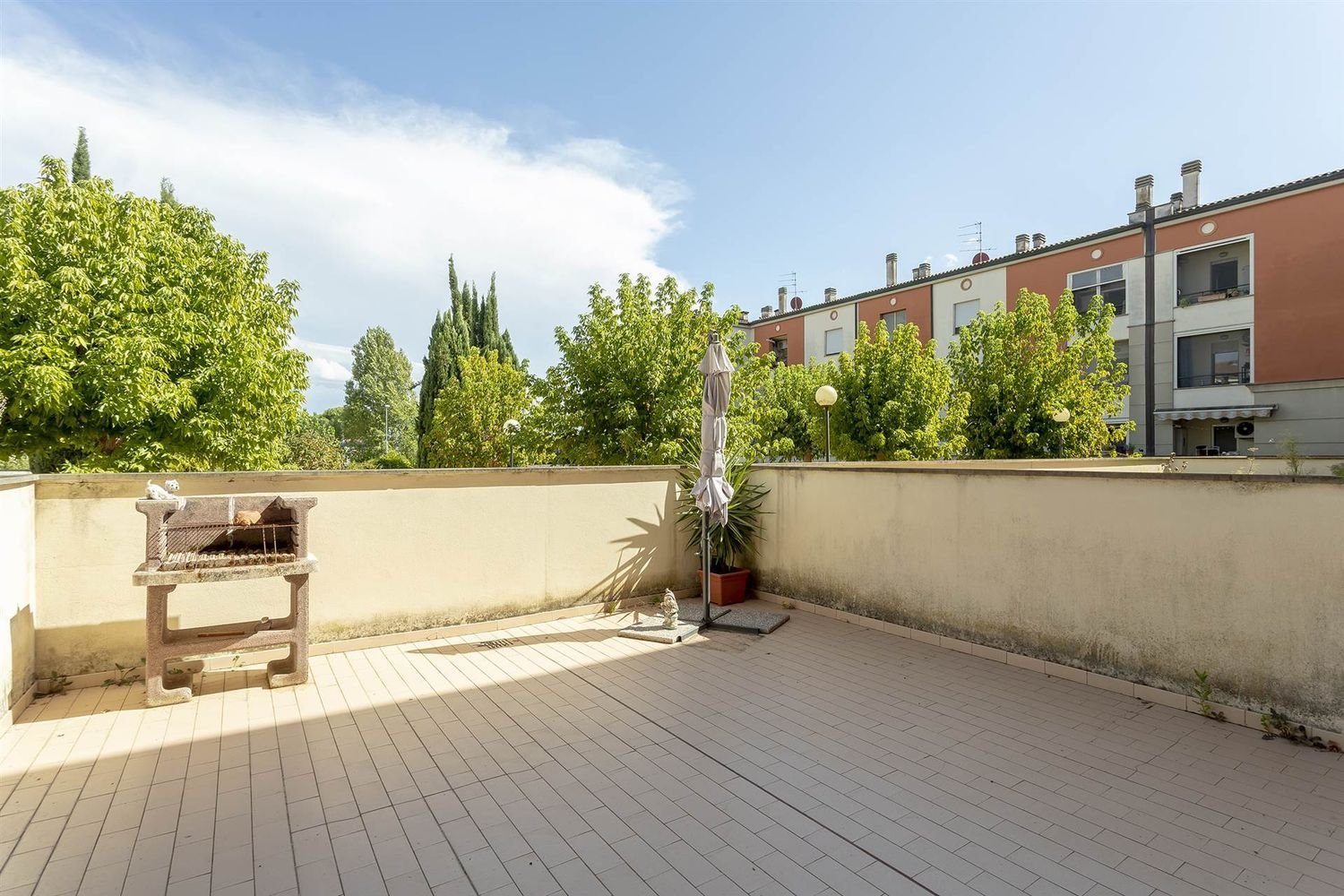 3 bedrooms Apartment in Signa, Italy No. 318784