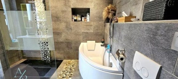 3 bedrooms House in Magny-en-Vexin, France No. 303358 4