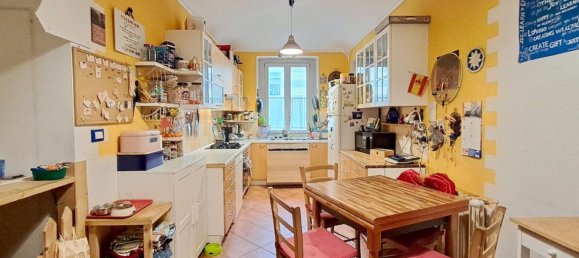 4 rooms Apartment in Turin, Italy No. 49430 2