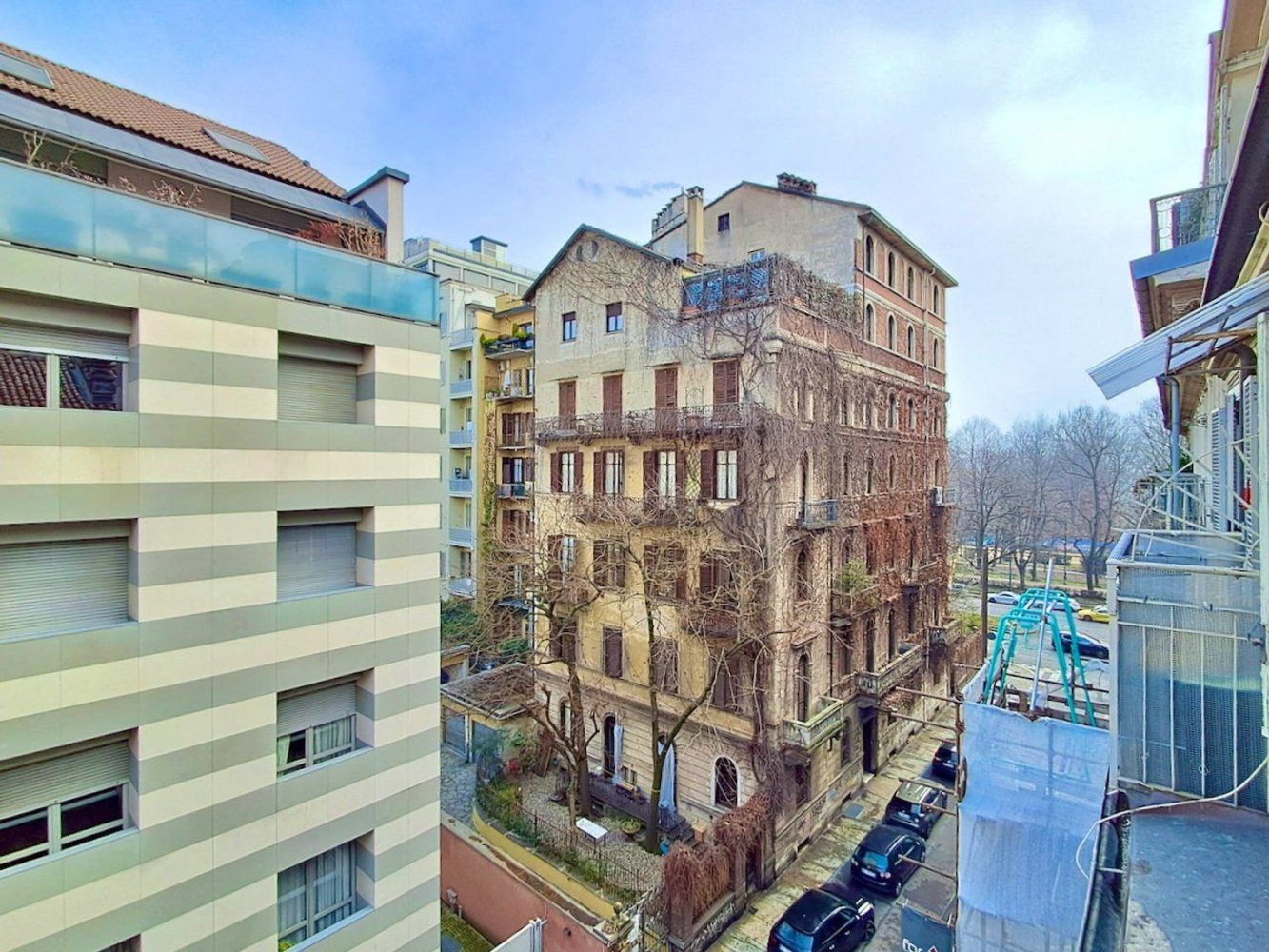 4 rooms Apartment in Turin, Italy No. 49430