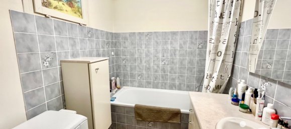 2 bedrooms House in Saint-Gaultier, France No. 235419 2