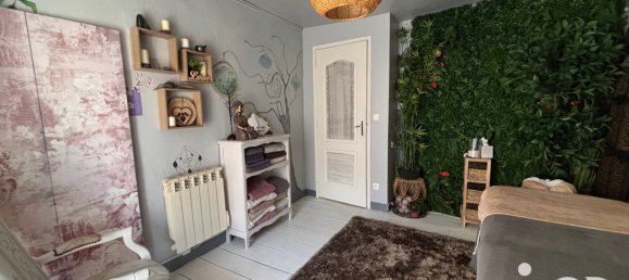 2 bedrooms House in Saint-Gaultier, France No. 235419 14