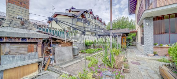 Вилла с 4 комнатами в Кассано Маньяго, Италия № 348717 9