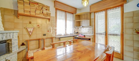 Вилла с 4 комнатами в Кассано Маньяго, Италия № 348717 19