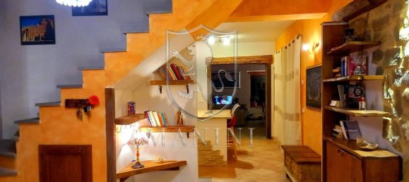 3 bedrooms House in Cortona, Italy No. 281564 8