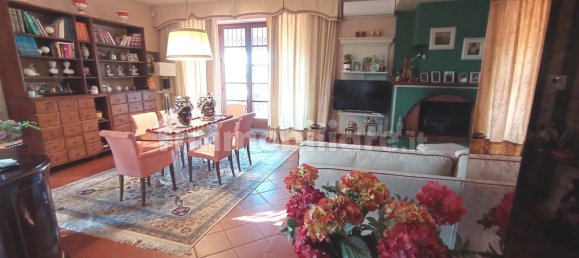 3 bedrooms Villa in Pistoia, Italy No. 220516 2