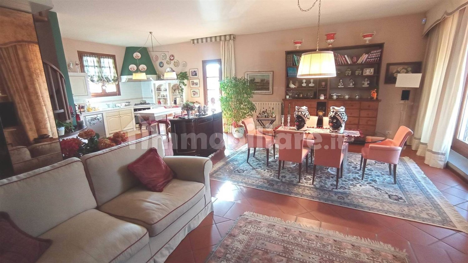 3 bedrooms Villa in Pistoia, Italy No. 220516
