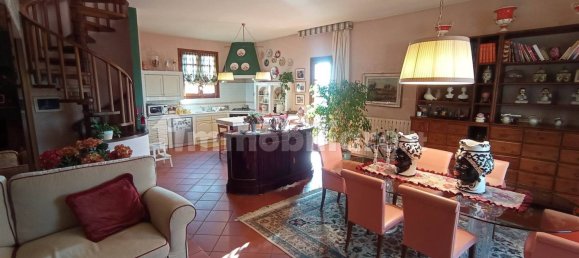 3 bedrooms Villa in Pistoia, Italy No. 220516 8